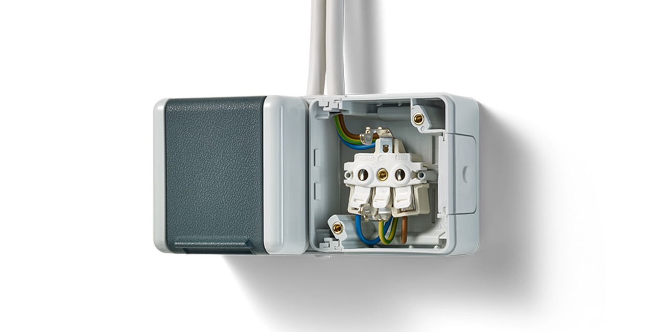 Doppelsteckdose mit Trennsteg bei Elektroanlagen Rolapp & Krüger GmbH in Ohrdruf